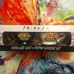 WB FRIENDS The TV Series Ceramic Mug Salt and Pepper Shaker Set Central Perk NWT